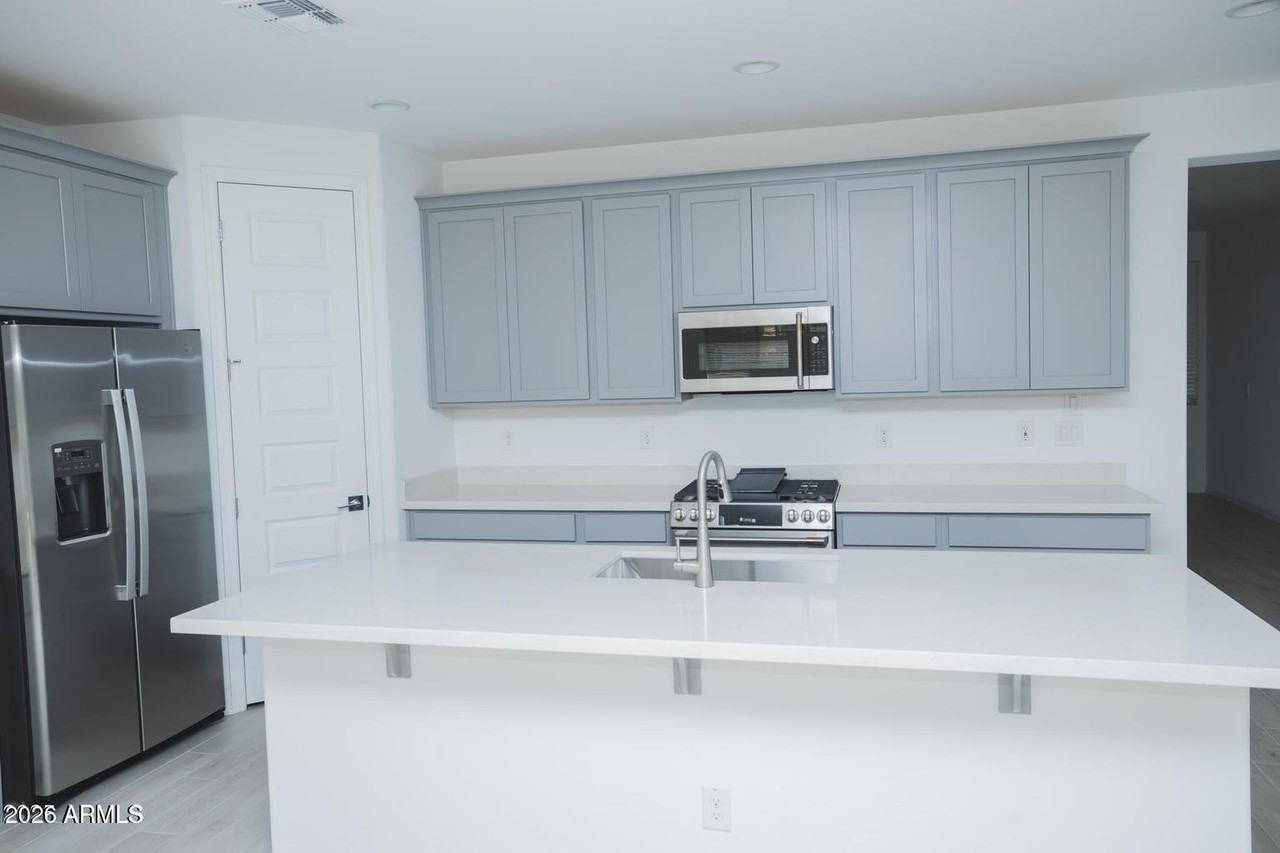 3512 N 103rd Ave - Photo 6 of 18