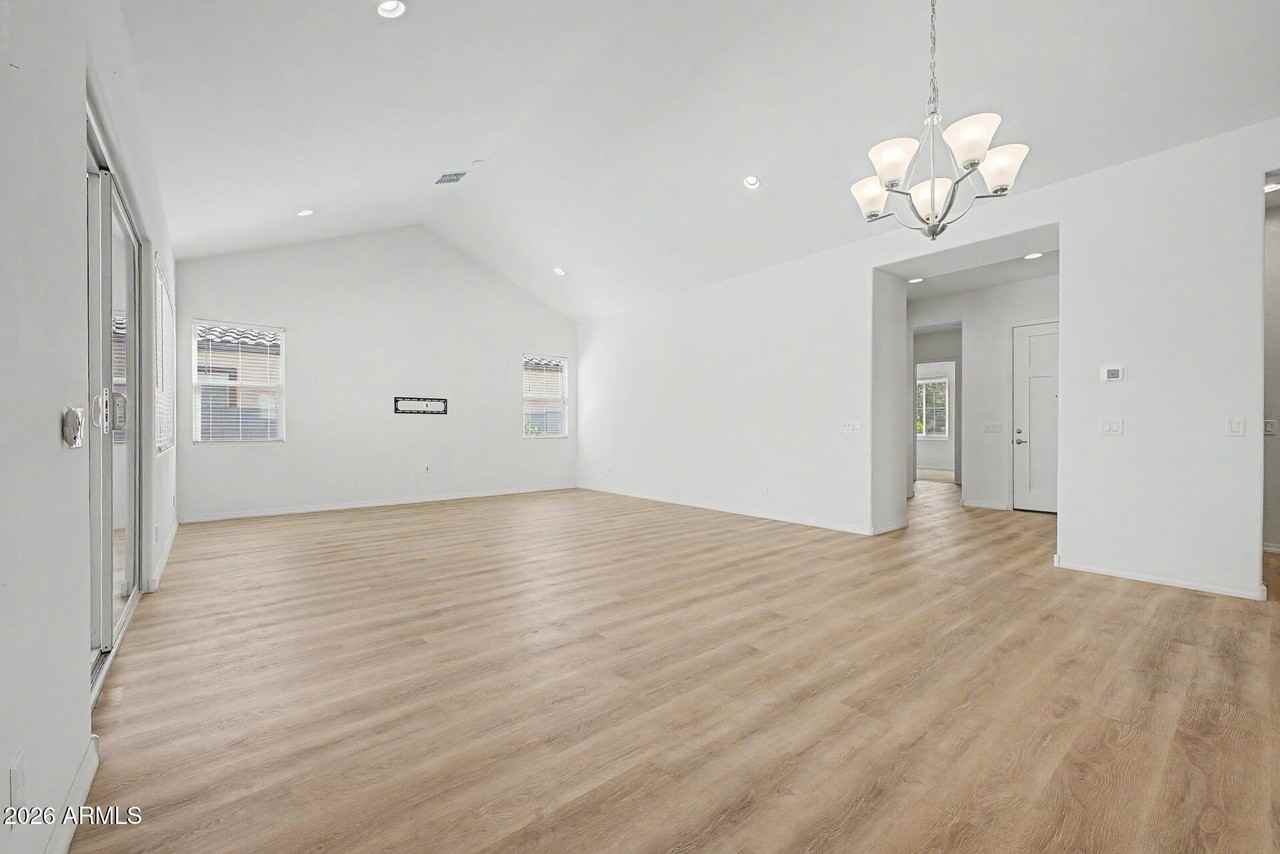 20523 W Rosewood Ln - Photo 6 of 48