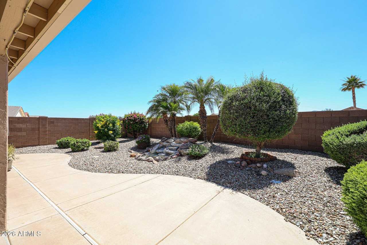 18100 N Coconino Dr - Photo 4 of 50