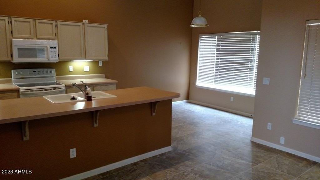 662 W Princeton Ave - Photo 5 of 20