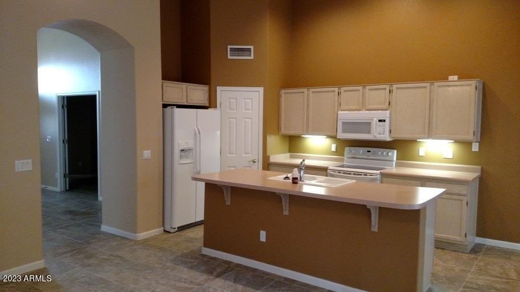 662 W Princeton Ave - Photo 6 of 20