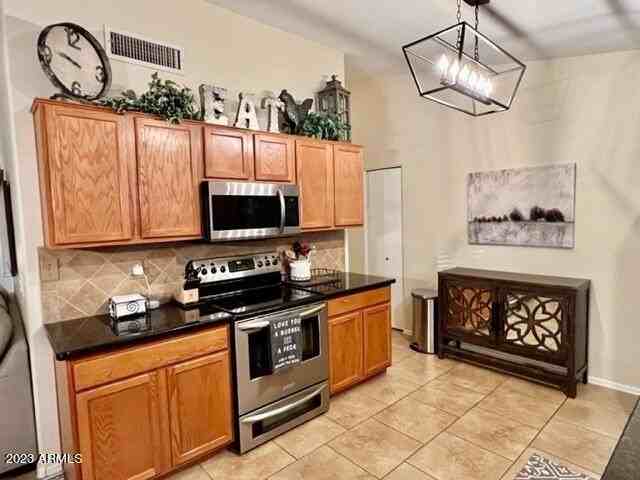 21624 N 46th Pl - Photo 5 of 18