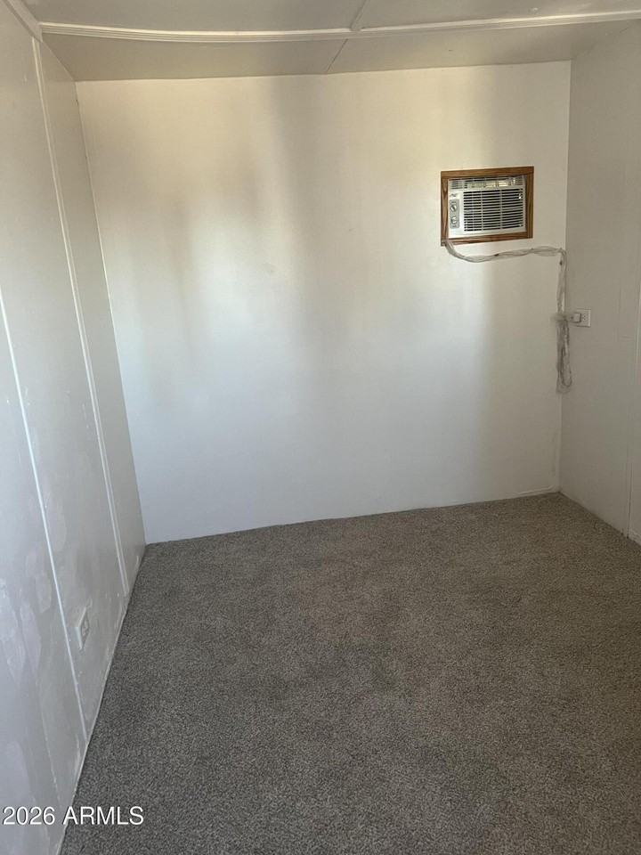5818 N Tally Ho Ln - Photo 4 of 12