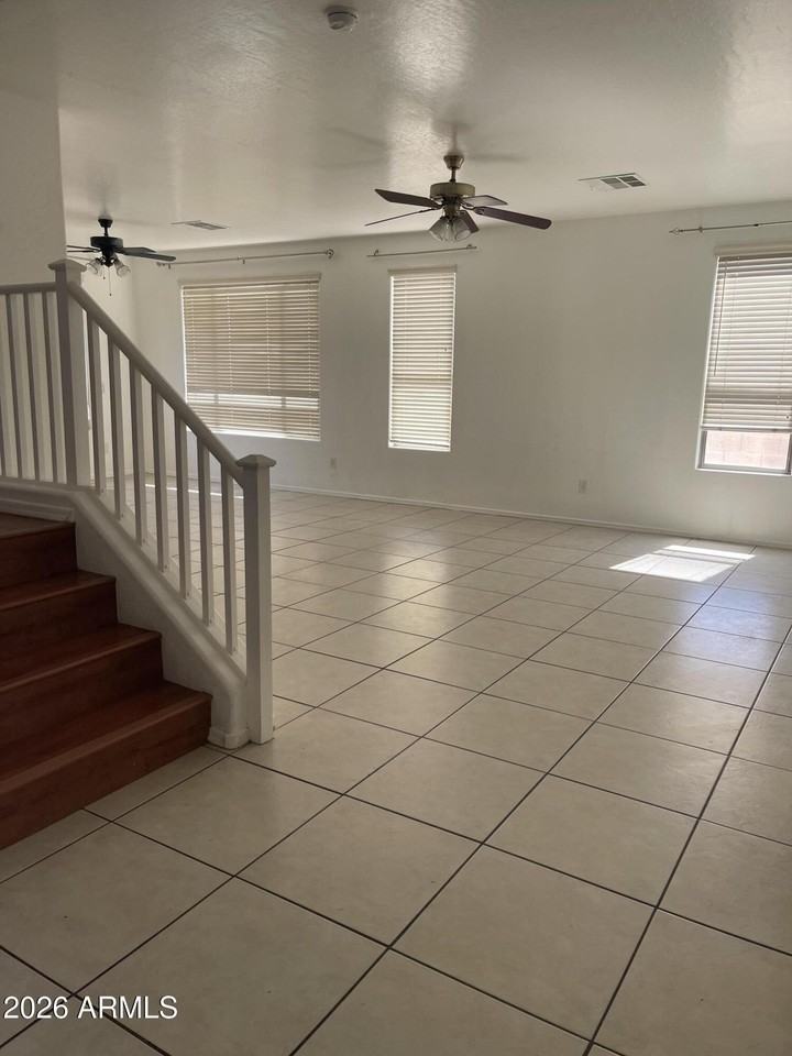 9940 E Medina Ave - Photo 3 of 14