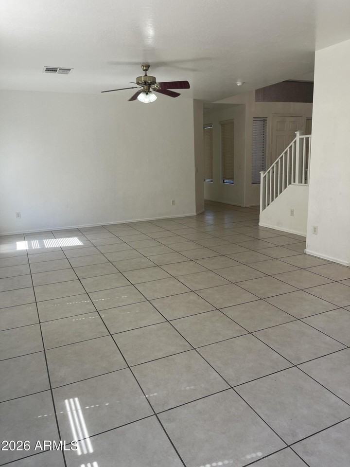 9940 E Medina Ave - Photo 5 of 14