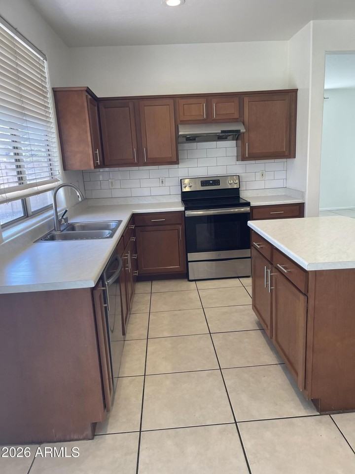 9940 E Medina Ave - Photo 7 of 14