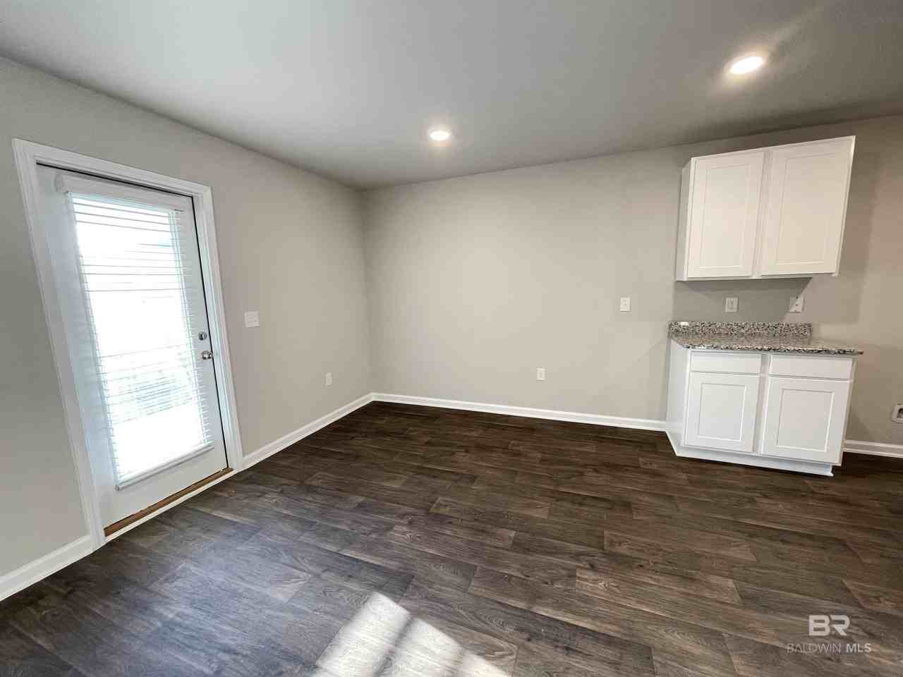 20651 Mercury Dr - Photo 3 of 16