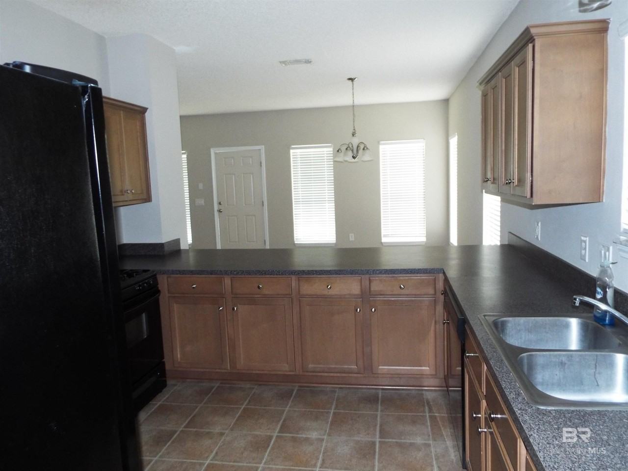 33064 Stables Dr - Photo 3 of 19
