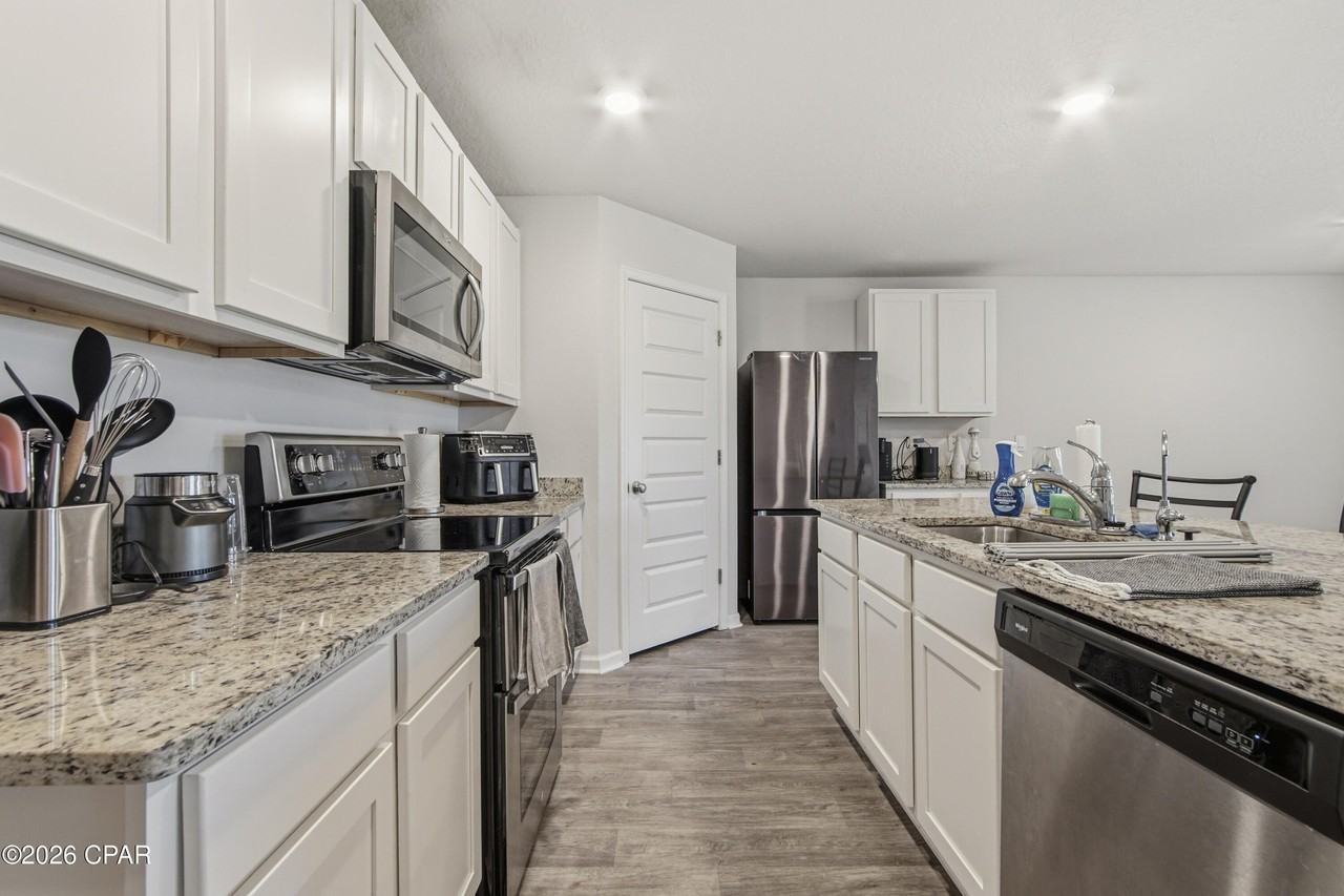 191 Ryder Ln - Photo 3 of 31
