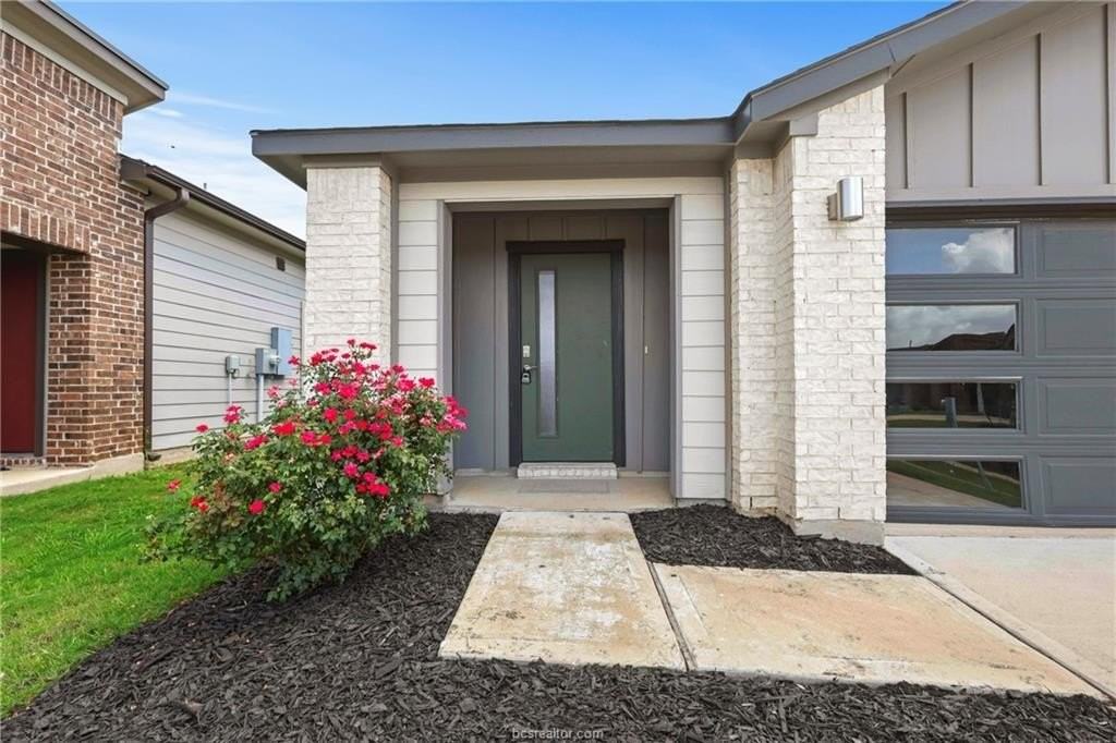 1232 Amistad Loop - Photo 3 of 19