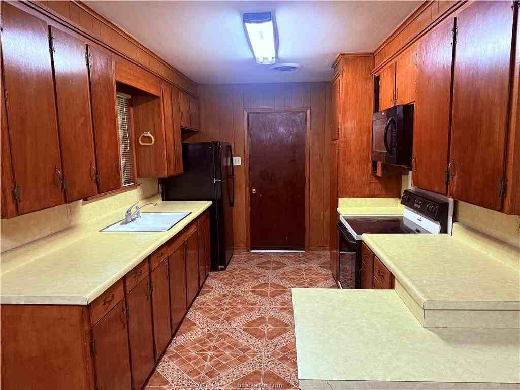 1200 Village Dr - Photo 2 of 14