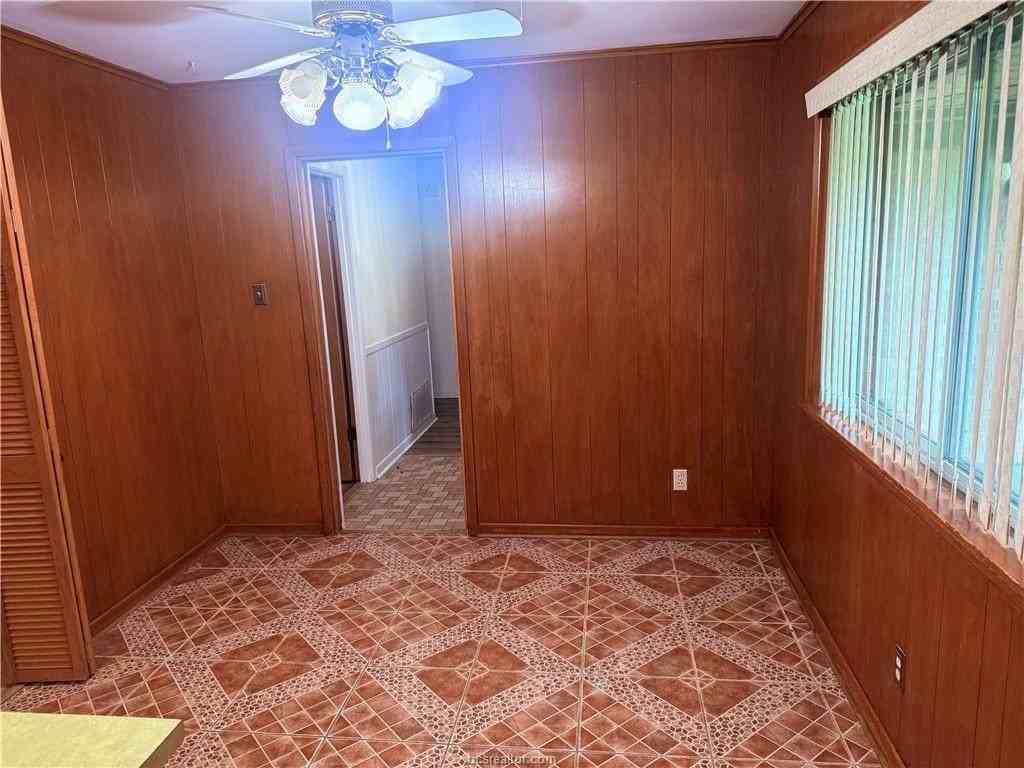 1200 Village Dr - Photo 3 of 14