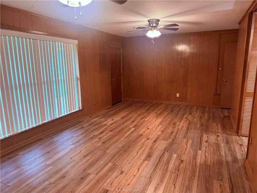 1200 Village Dr - Photo 6 of 14