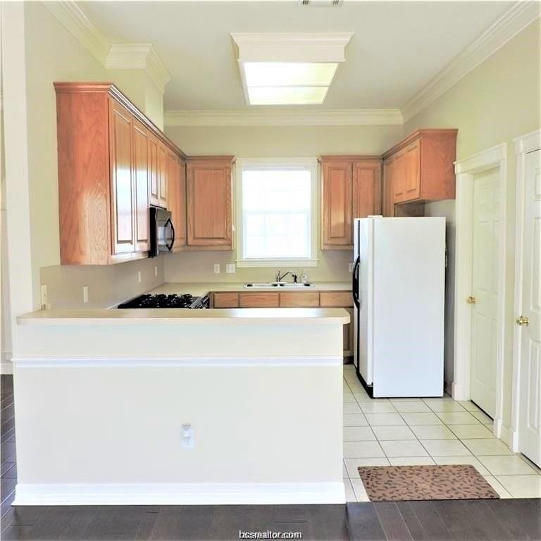 606 Aster Dr - Photo 4 of 18