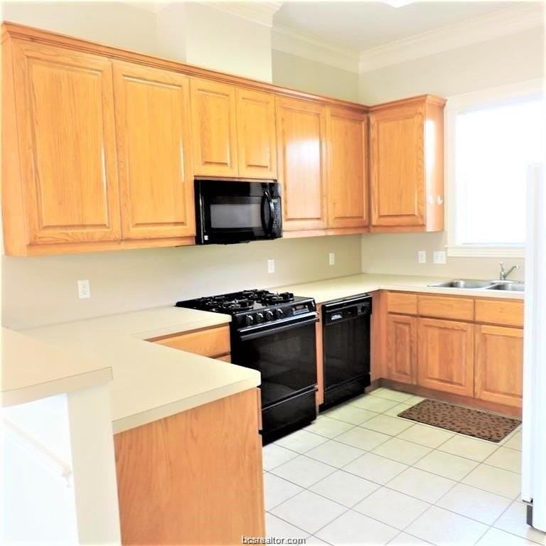 606 Aster Dr - Photo 5 of 18