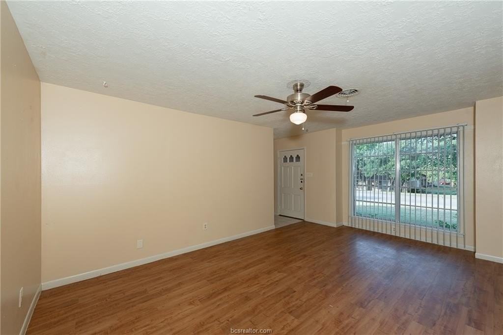 2317 Carter Creek Pkwy - Photo 2 of 23