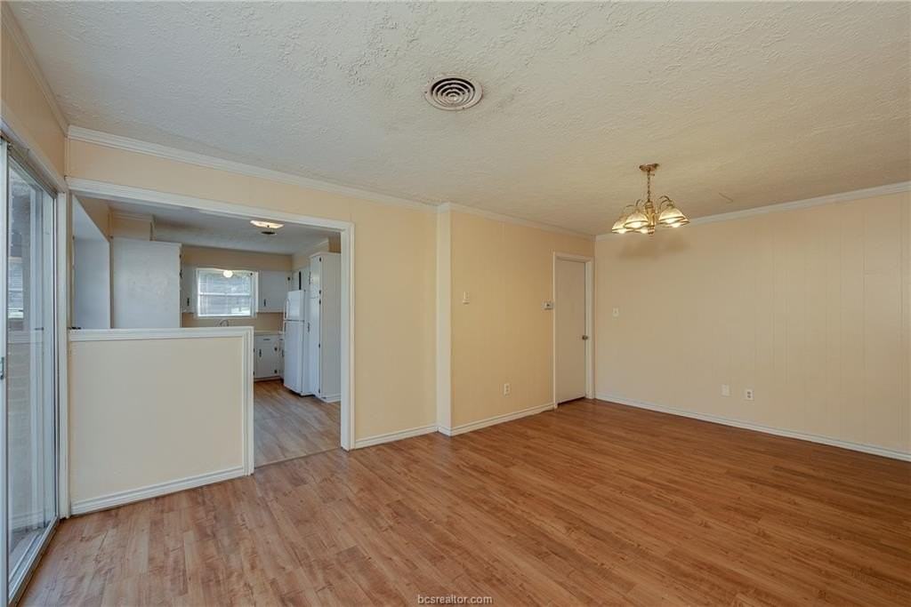 2317 Carter Creek Pkwy - Photo 3 of 23
