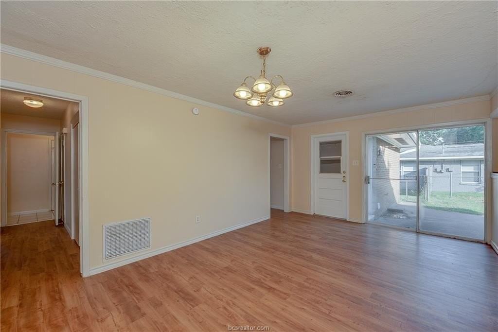 2317 Carter Creek Pkwy - Photo 4 of 23