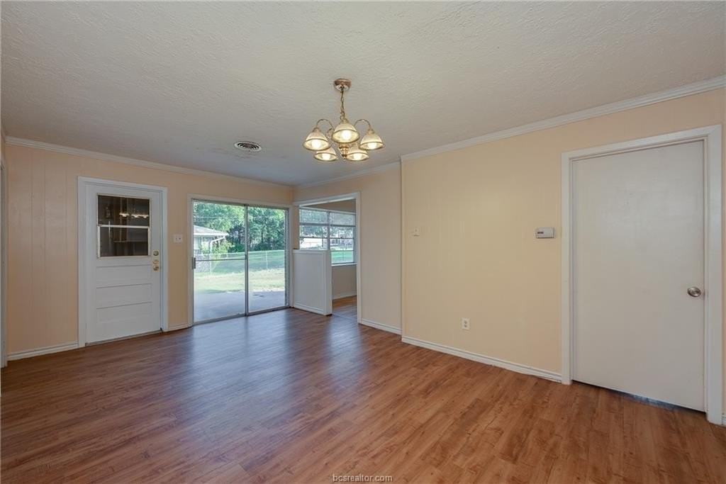 2317 Carter Creek Pkwy - Photo 5 of 23