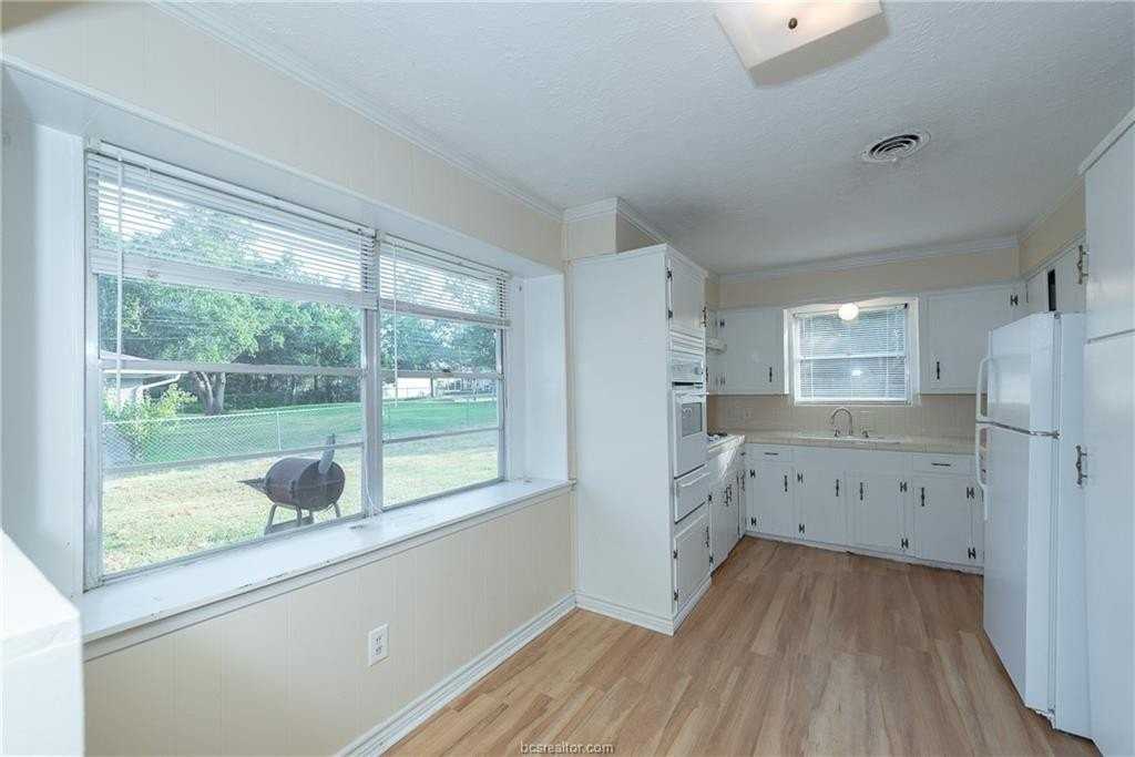 2317 Carter Creek Pkwy - Photo 7 of 23