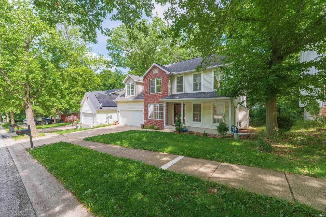 1115 E Azalea Ln - Photo 2 of 32
