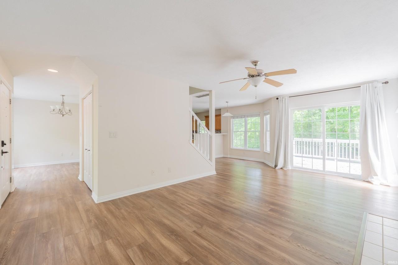1115 E Azalea Ln - Photo 6 of 32