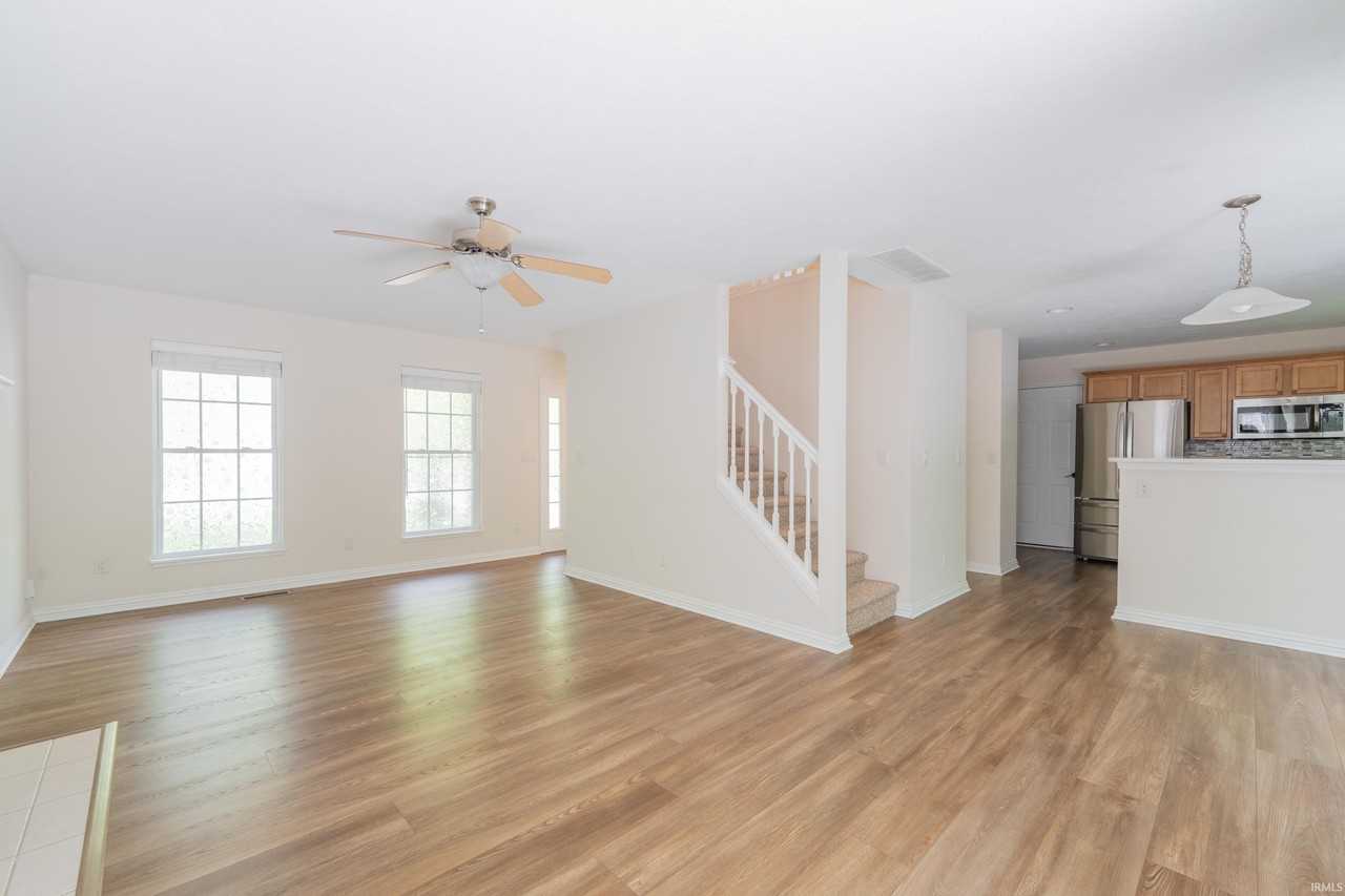 1115 E Azalea Ln - Photo 7 of 32