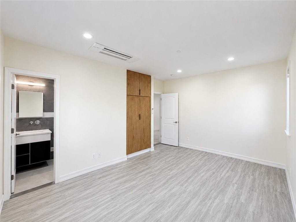 2353 124th St #1 - Photo 4 of 6