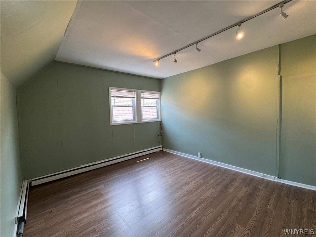 548 Potomac Ave - Photo 2 of 13