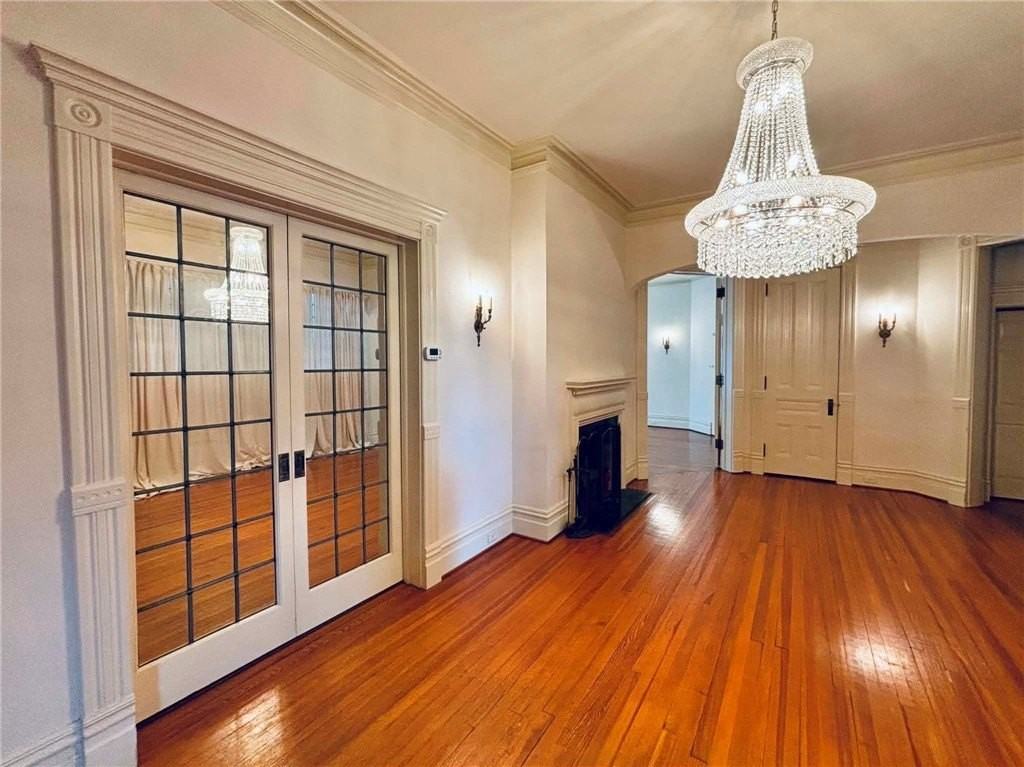 201 Pine St - Photo 4 of 12