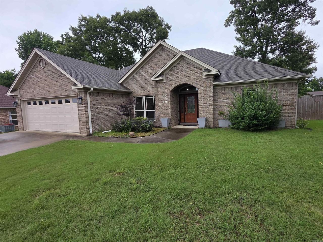 21 Tradewinds Dr