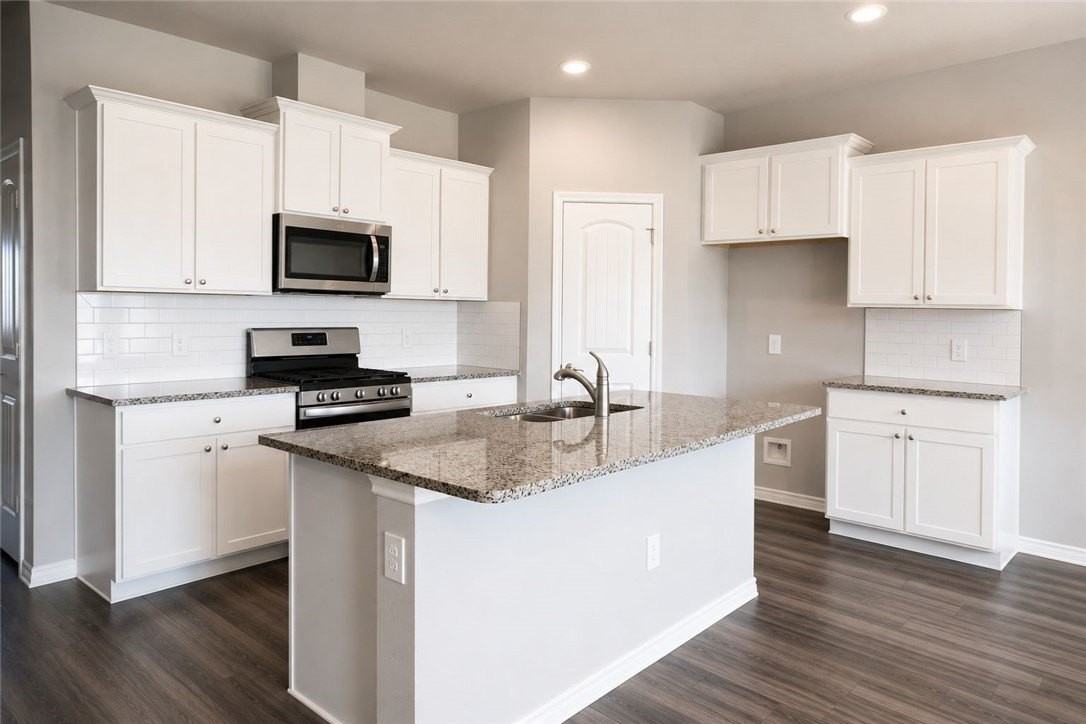 2749 Eltonne Gardens Dr - Photo 3 of 16