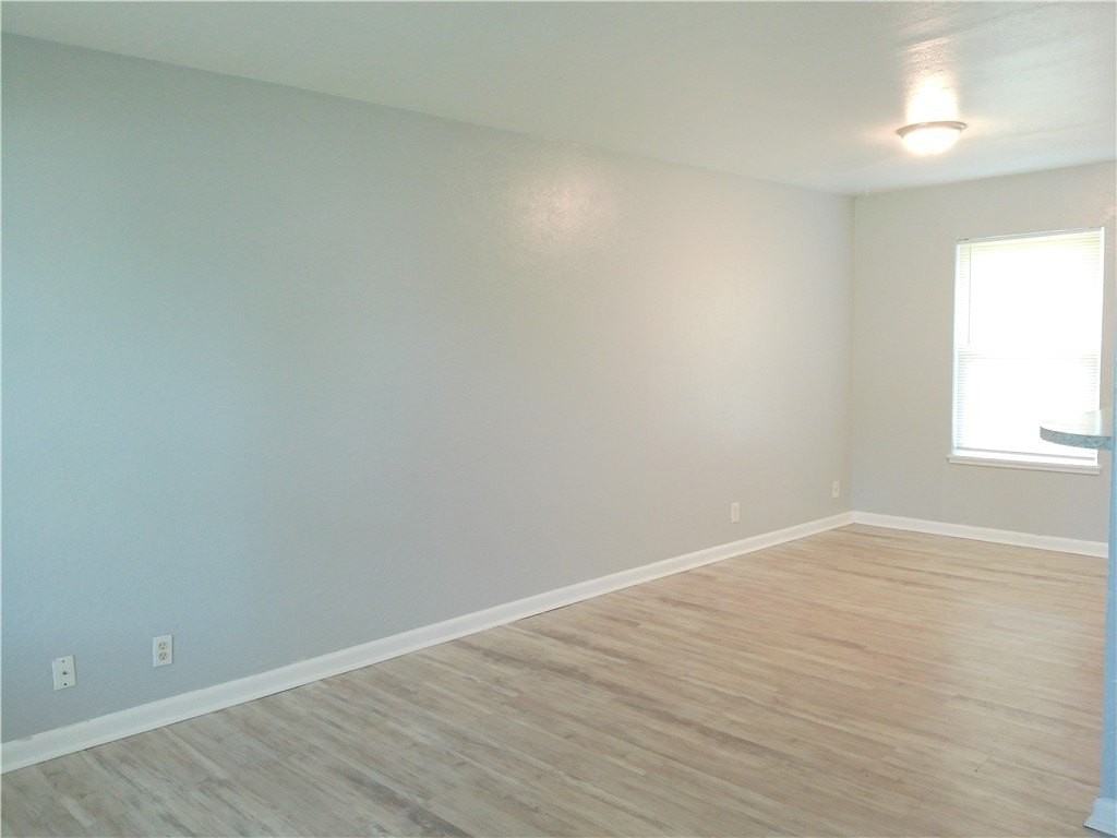 4318 Belfast Dr - Photo 3 of 18