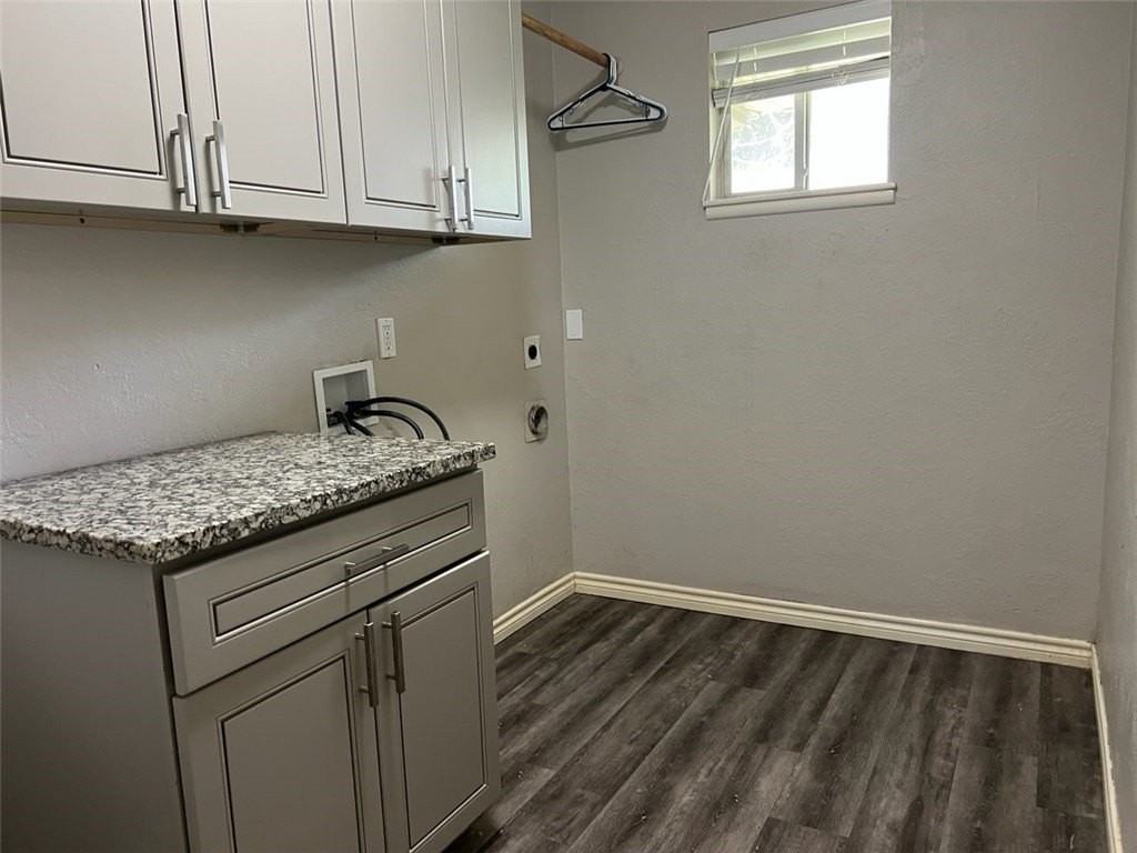 11006 Timbergrove Ln - Photo 3 of 10