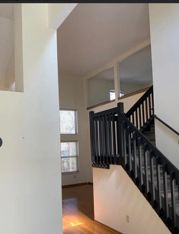 5476 Mirage Dr - Photo 2 of 23