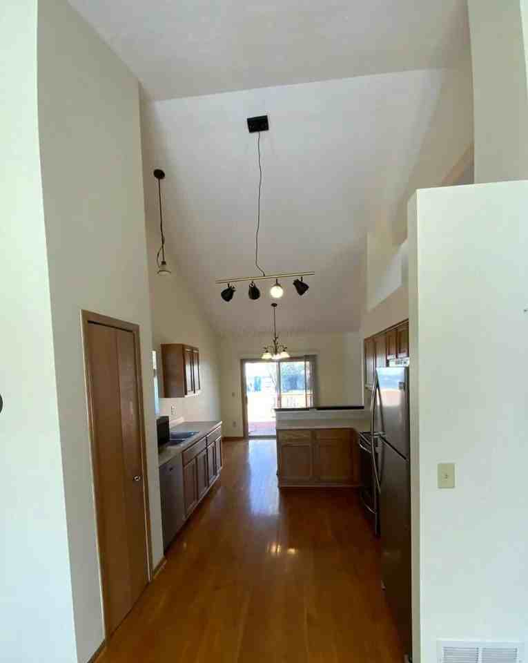 5476 Mirage Dr - Photo 5 of 23