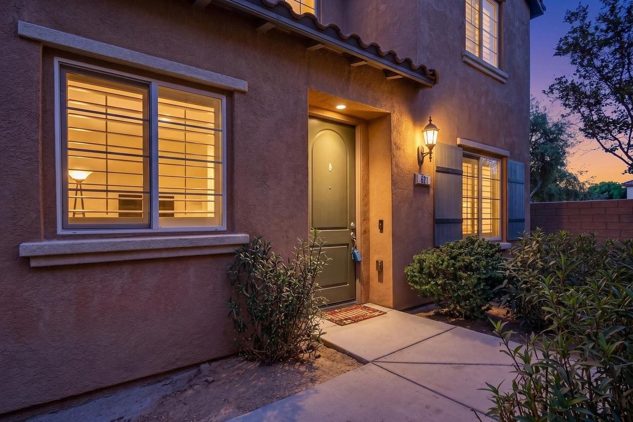 621 Calle Vibrante - Photo 2 of 45