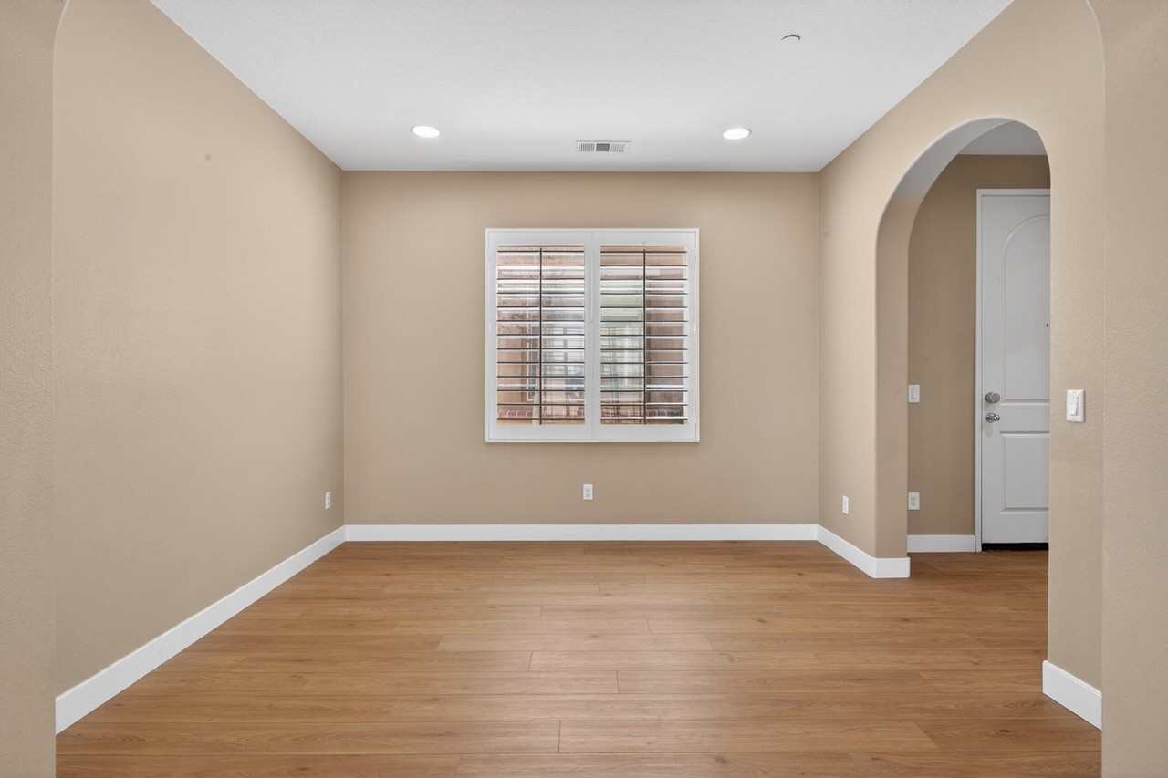 621 Calle Vibrante - Photo 5 of 45
