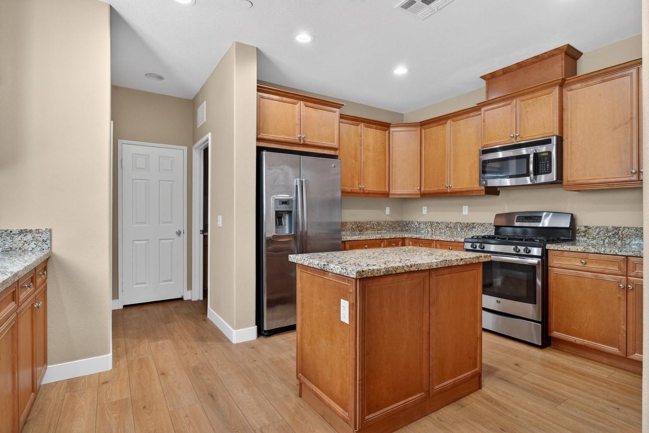 621 Calle Vibrante - Photo 7 of 45