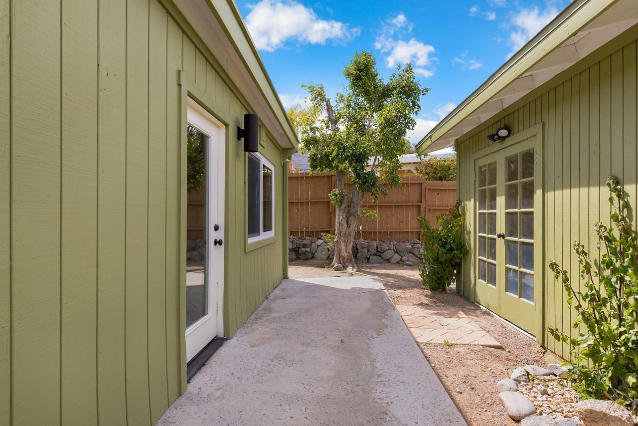 38501 Bel Air Dr - Photo 2 of 14