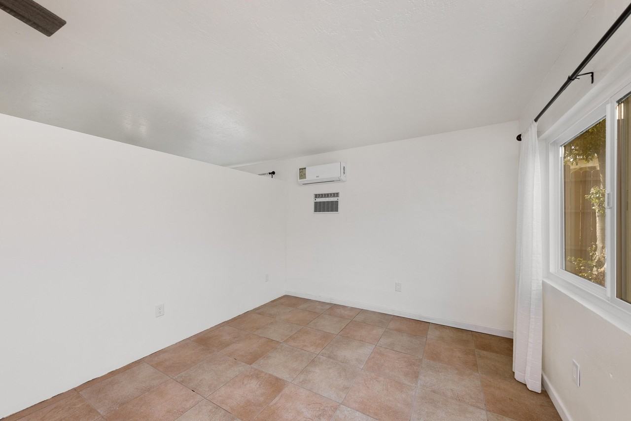 38501 Bel Air Dr - Photo 4 of 14