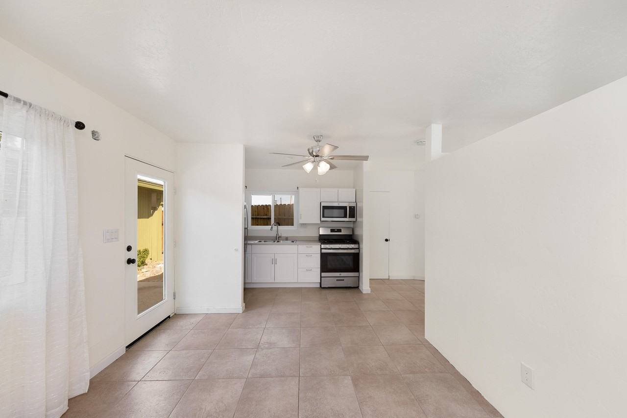 38501 Bel Air Dr - Photo 5 of 14