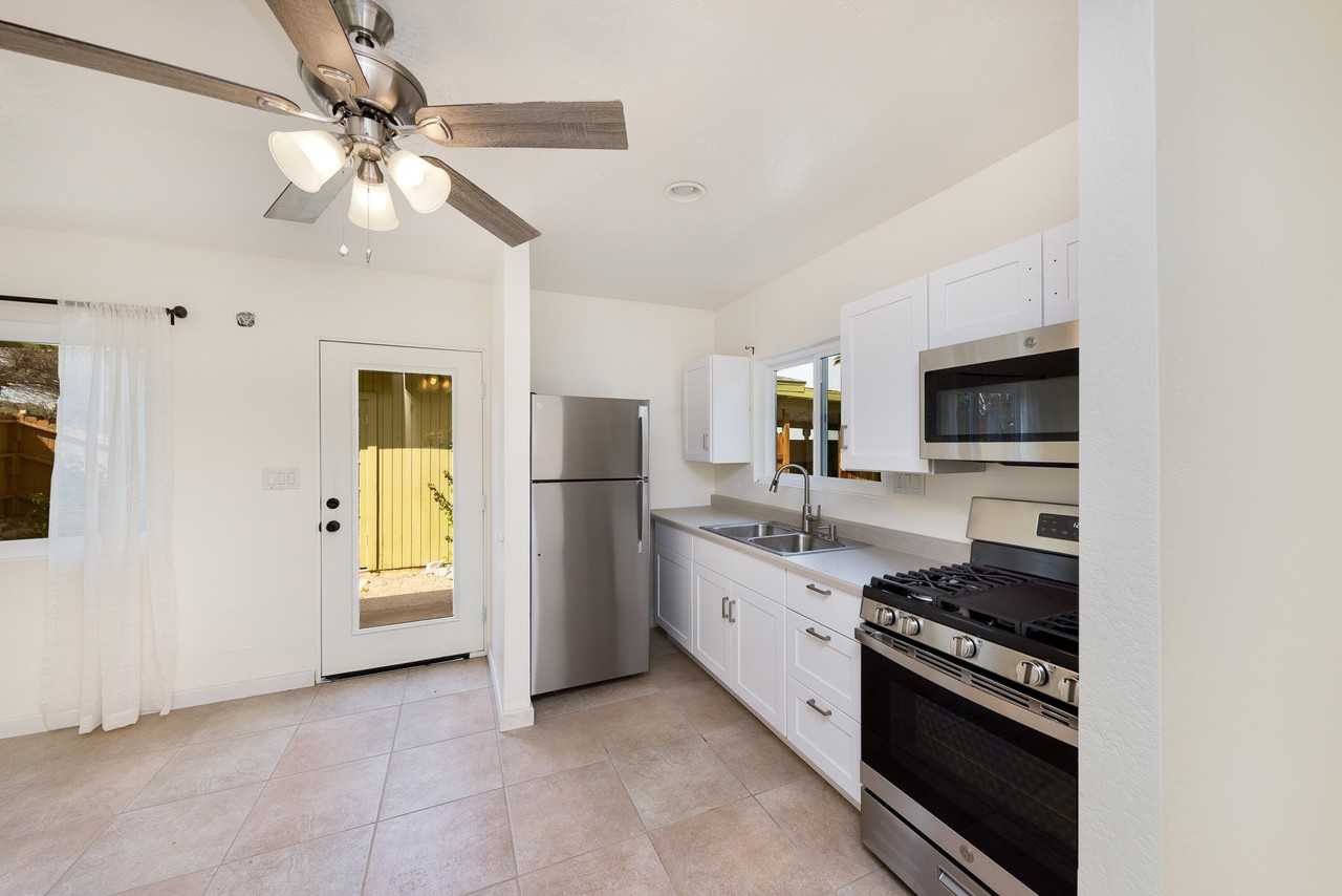 38501 Bel Air Dr - Photo 6 of 14