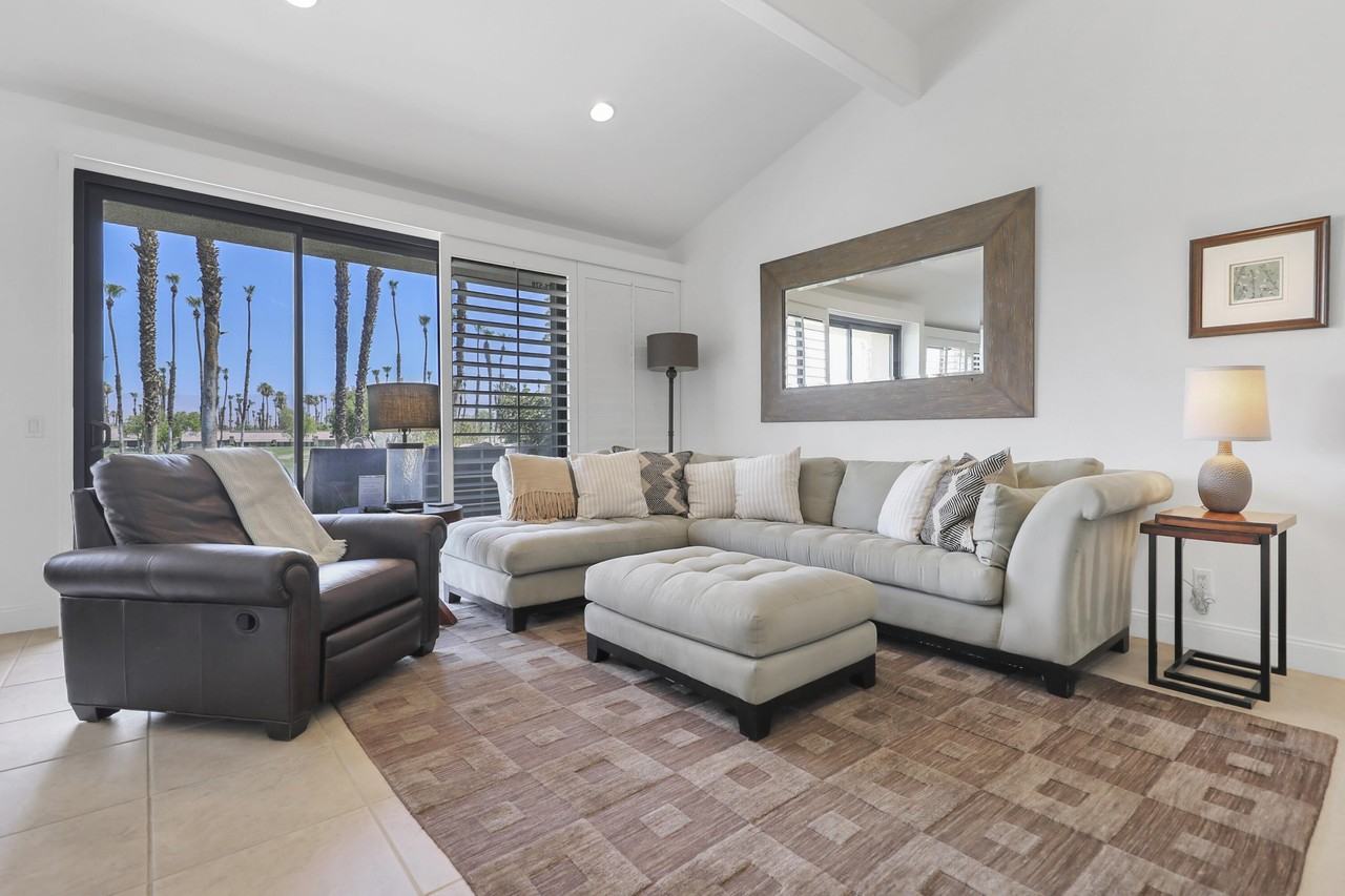 76570 Hollyhock Dr - Photo 4 of 50