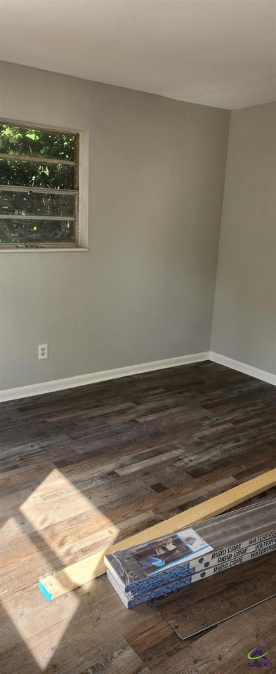 402 Curtis St Apt A - Photo 7 of 10