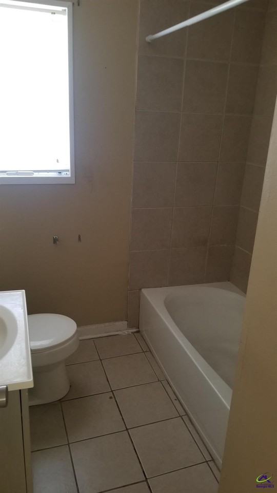 134 Garland Ter Apt B - Photo 3 of 6