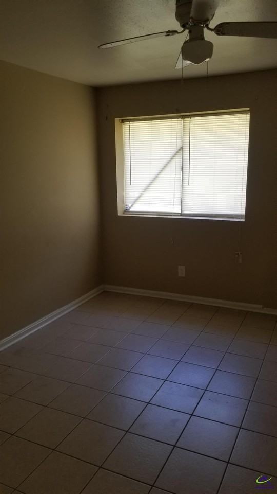 134 Garland Ter Apt B - Photo 4 of 6