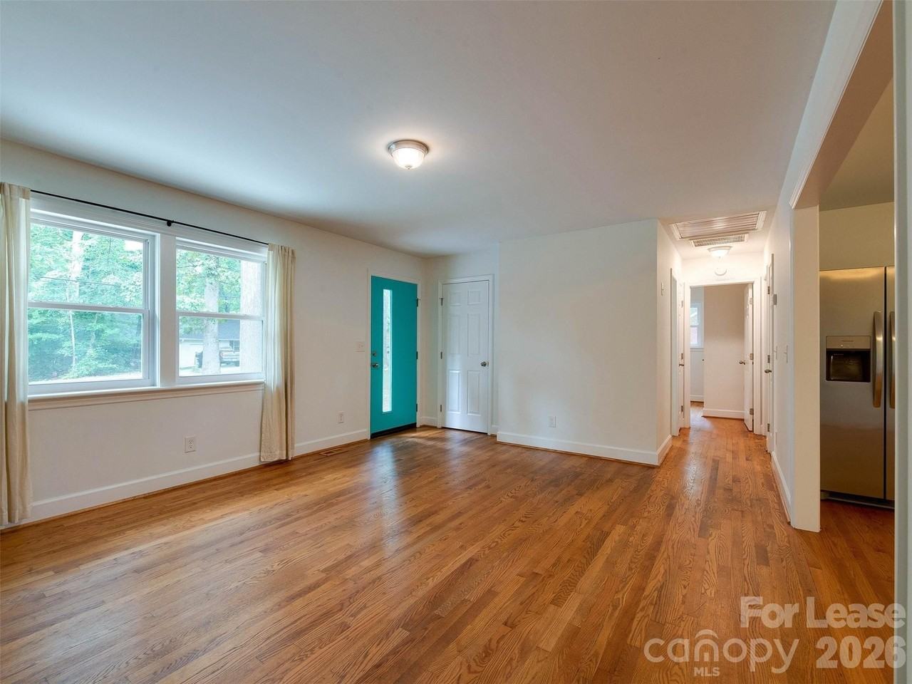 5646 Oak Dr - Photo 5 of 34