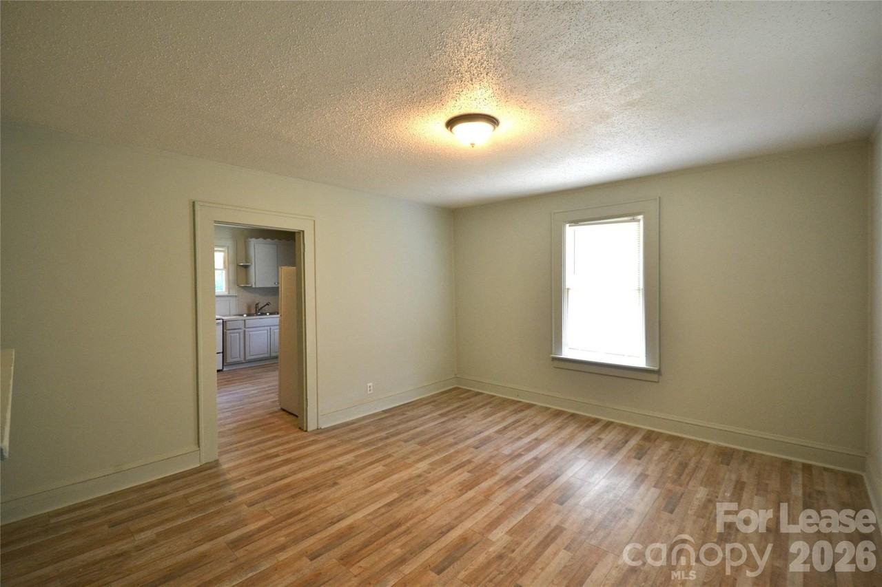 1208 Grace Ave - Photo 2 of 23