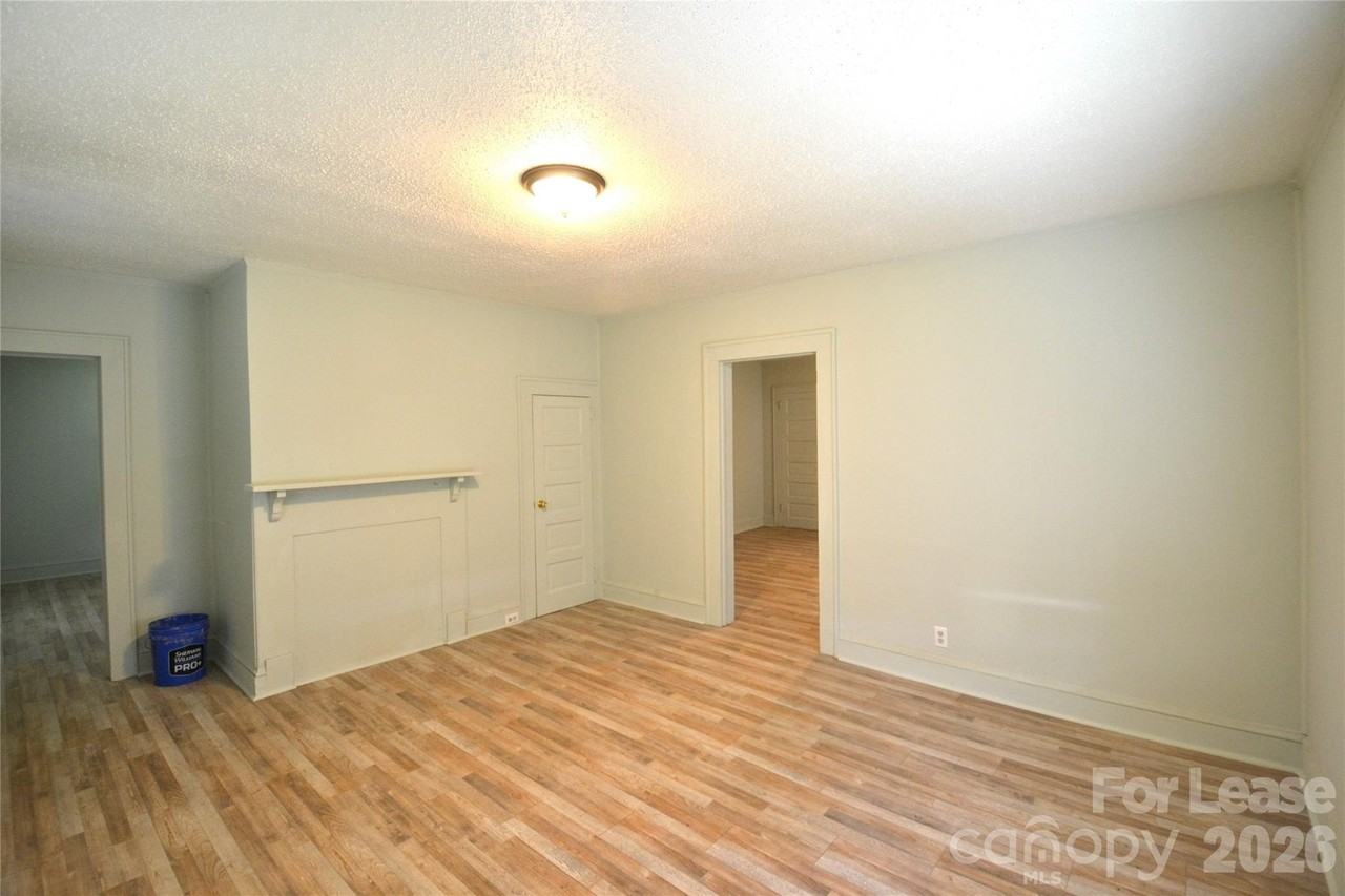 1208 Grace Ave - Photo 3 of 23